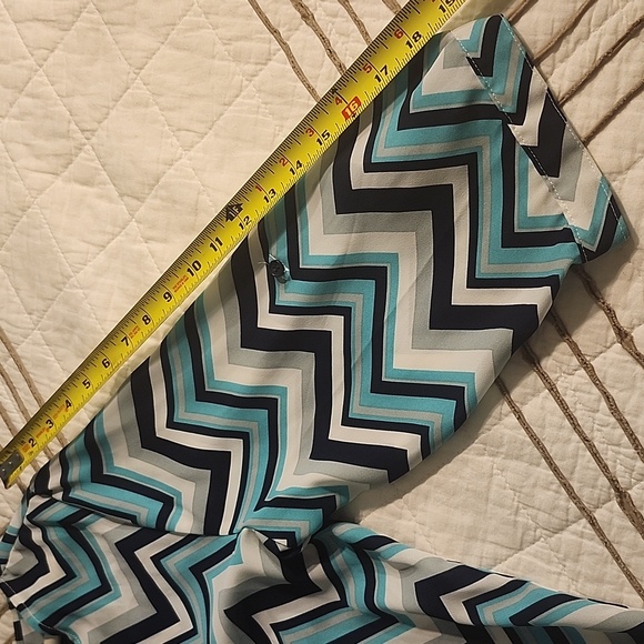 Roz & Ali Blue, Green, Grey and White Graphic Tunic, 23 PtoP - Picture 11 of 13